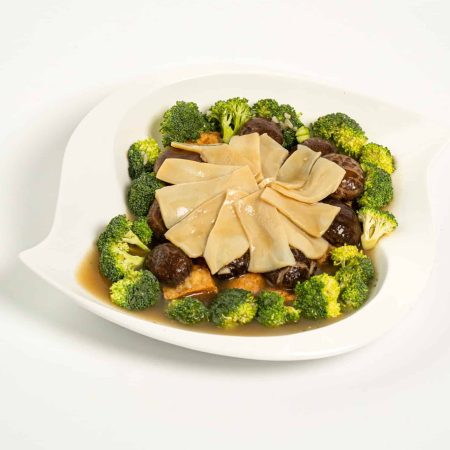 Braised Fish Maw with Mushroom & Broccoli