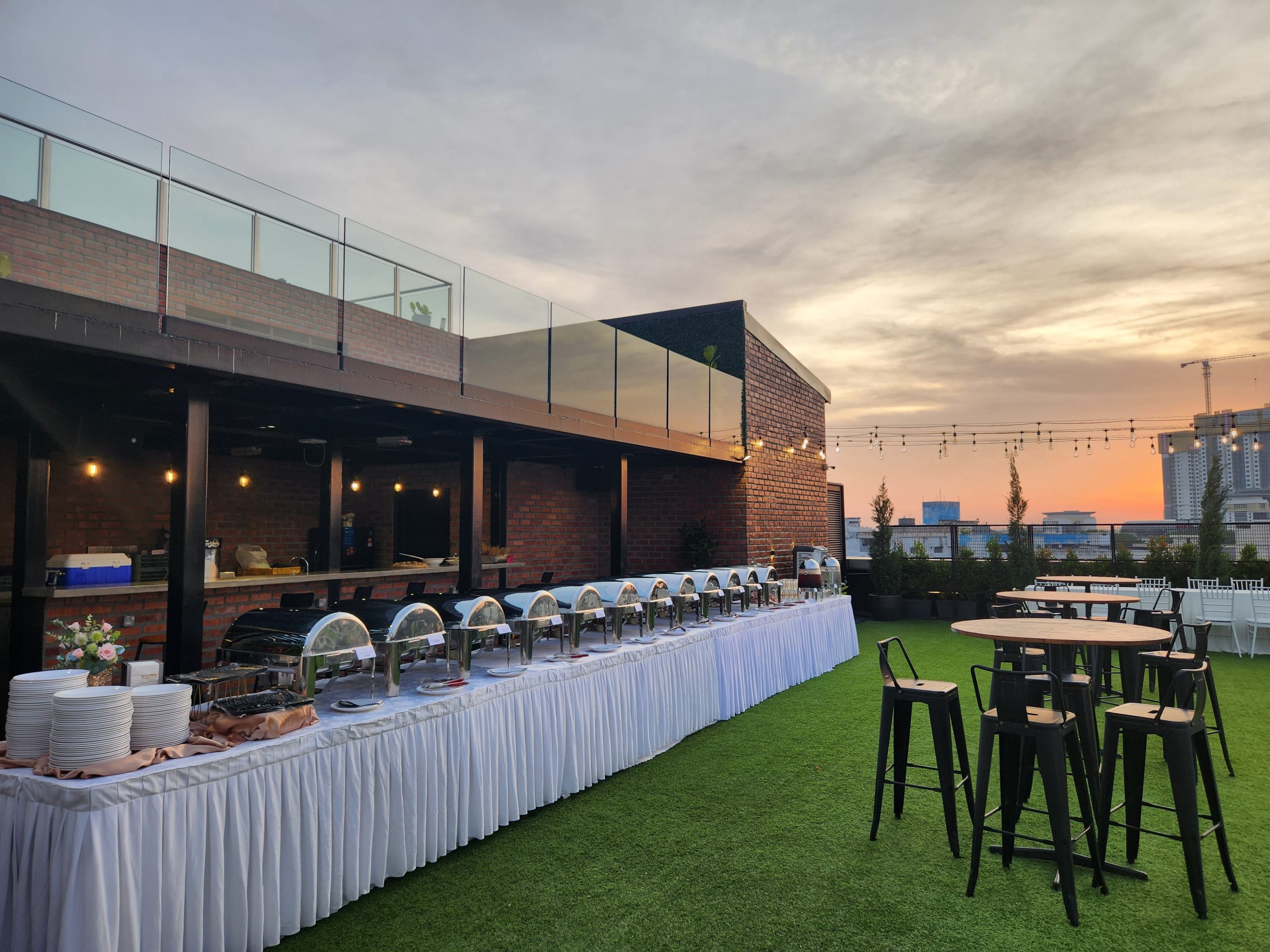 buffet line at G Glasshouse at Klang