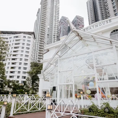 Glasshouse Exterior | Boathouse By The Lake | WYK Catering
