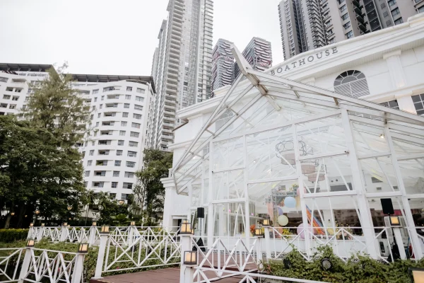 Glasshouse Exterior | Boathouse By The Lake | WYK Catering